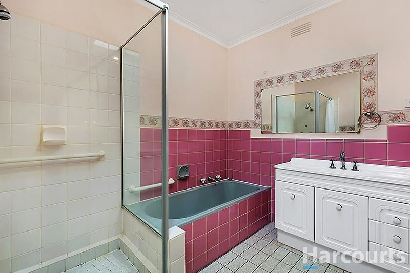 Photo - 34 Nottingham Street, Glen Waverley VIC 3150 - Image 5