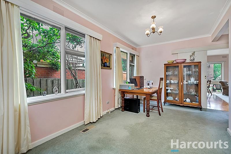 Photo - 34 Nottingham Street, Glen Waverley VIC 3150 - Image 6