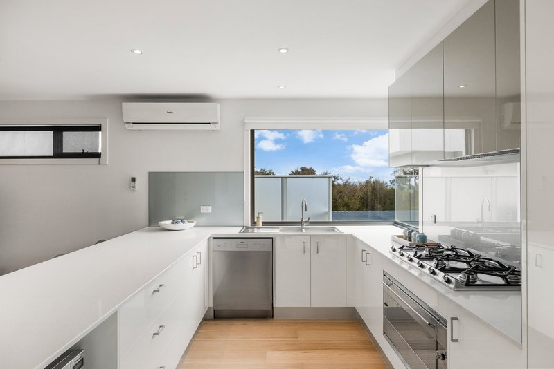 Photo - 3/4 Osbourne Avenue, Cowes VIC 3922 - Image 8