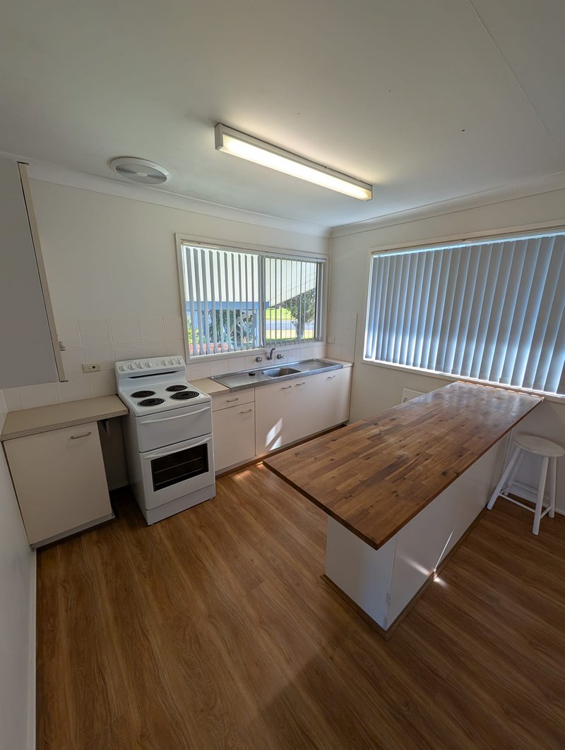 Photo - 34 Oxley Street, Swansea NSW 2281 - Image 3