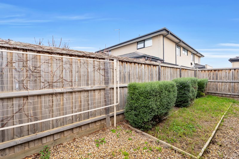 Photo - 34 Papas View, Wyndham Vale VIC 3024 - Image 9