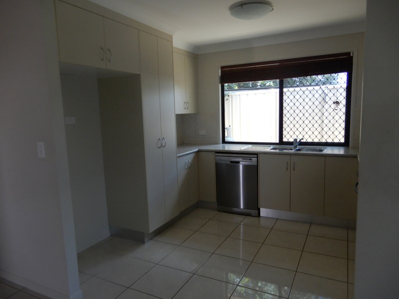 Photo - 3/4 Parkway Street, Emerald QLD 4720 - Image 2