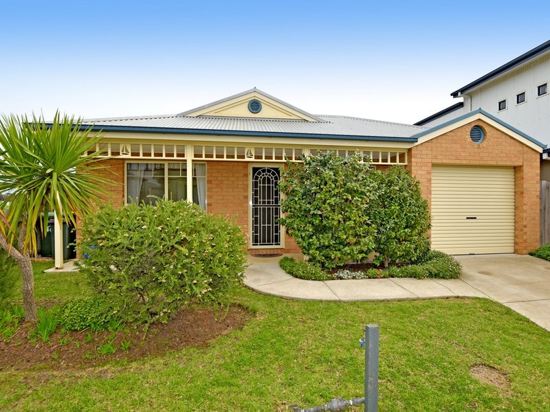 34 Pearl Bay Passage, St Leonards VIC 3223