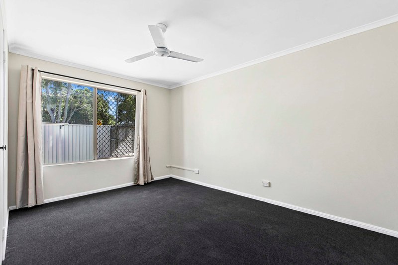 Photo - 3/4 Pilot Street, Urangan QLD 4655 - Image 9