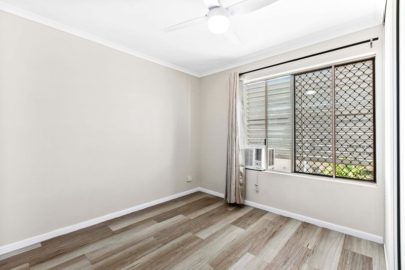 Photo - 3/4 Pilot Street, Urangan QLD 4655 - Image 10