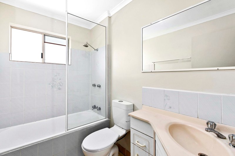 Photo - 3/4 Pilot Street, Urangan QLD 4655 - Image 11