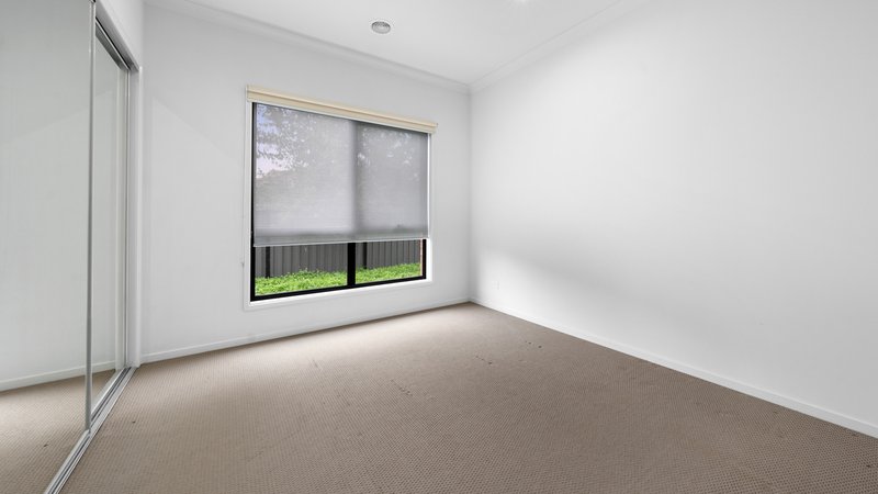 Photo - 34 Pine Park Drive, Wollert VIC 3750 - Image 11