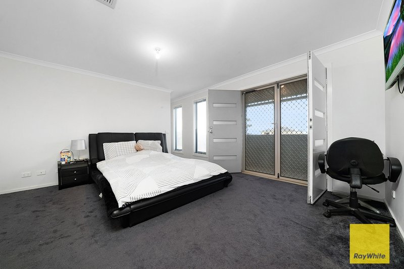 Photo - 34 Poplar Boulevard, Tarneit VIC 3029 - Image 13