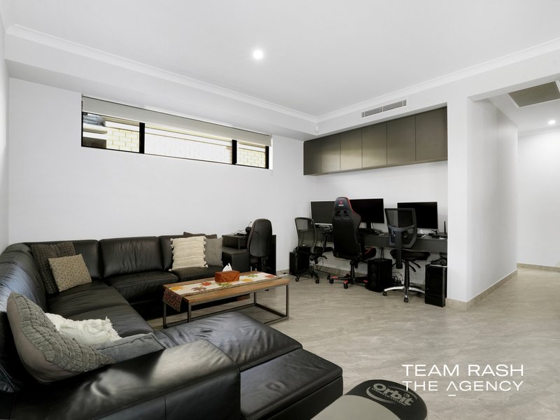 Photo - 34 Propeller Avenue, Brabham WA 6055 - Image 12