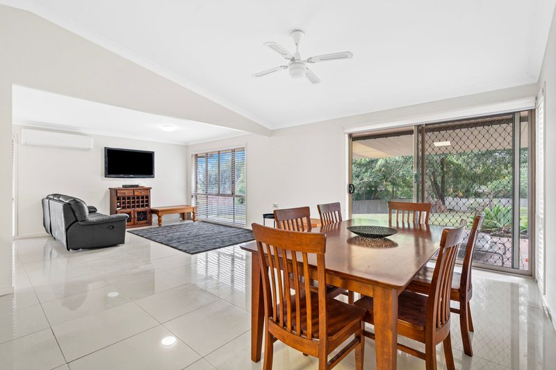 Photo - 34 Quinton Court, Mount Warren Park QLD 4207 - Image 6