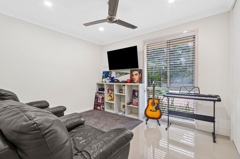 Photo - 34 Quinton Court, Mount Warren Park QLD 4207 - Image 14