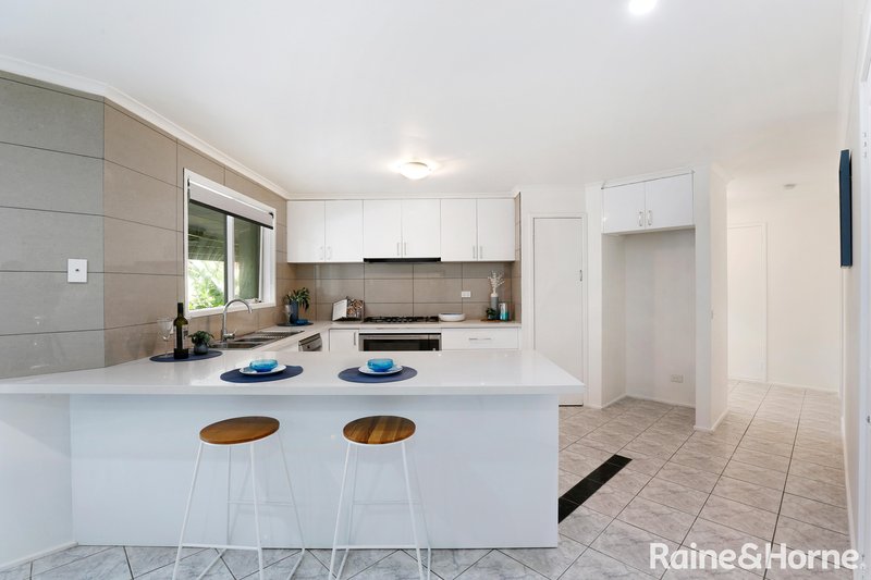 Photo - 34 Ravenhill Boulevard, Roxburgh Park VIC 3064 - Image 7