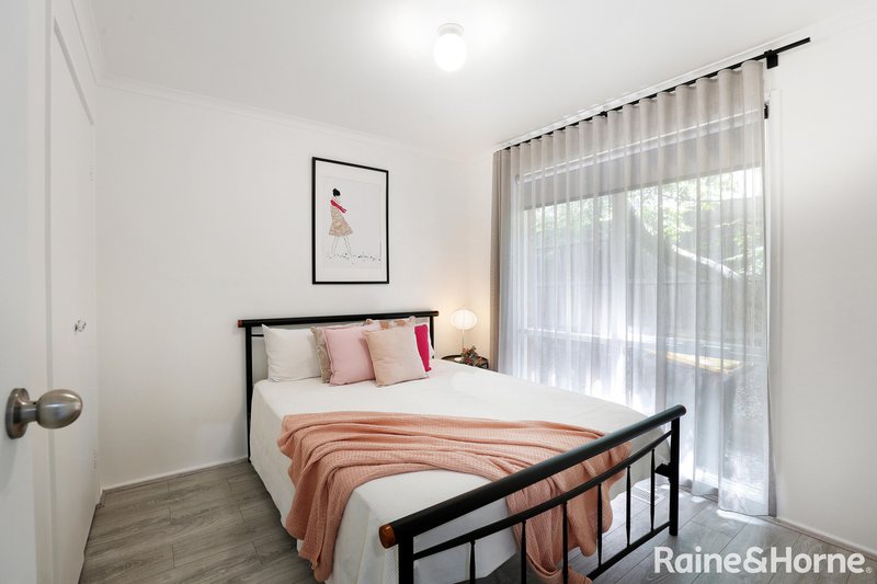 Photo - 34 Ravenhill Boulevard, Roxburgh Park VIC 3064 - Image 10