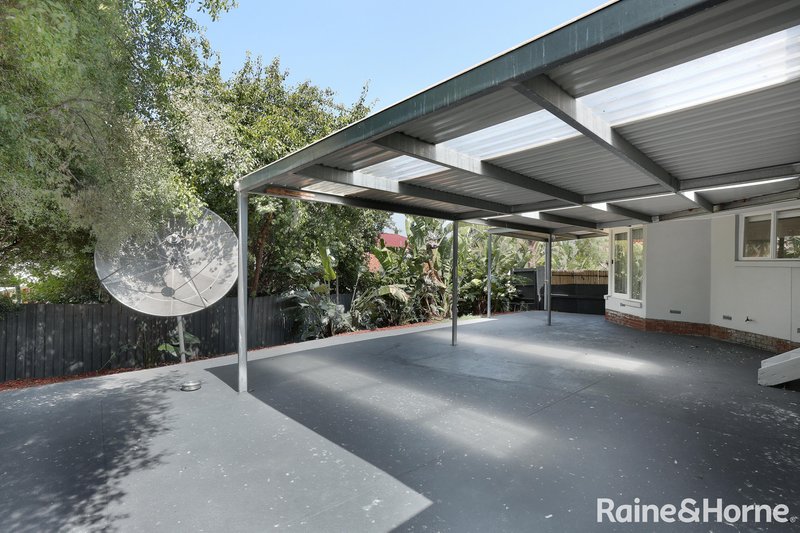 Photo - 34 Ravenhill Boulevard, Roxburgh Park VIC 3064 - Image 15