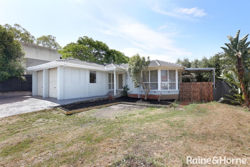 Photo - 34 Ravenhill Boulevard, Roxburgh Park VIC 3064 - Image 16