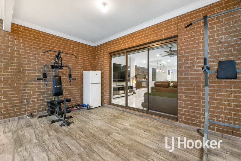 Photo - 34 Ritchie Drive, Clyde North VIC 3978 - Image 13