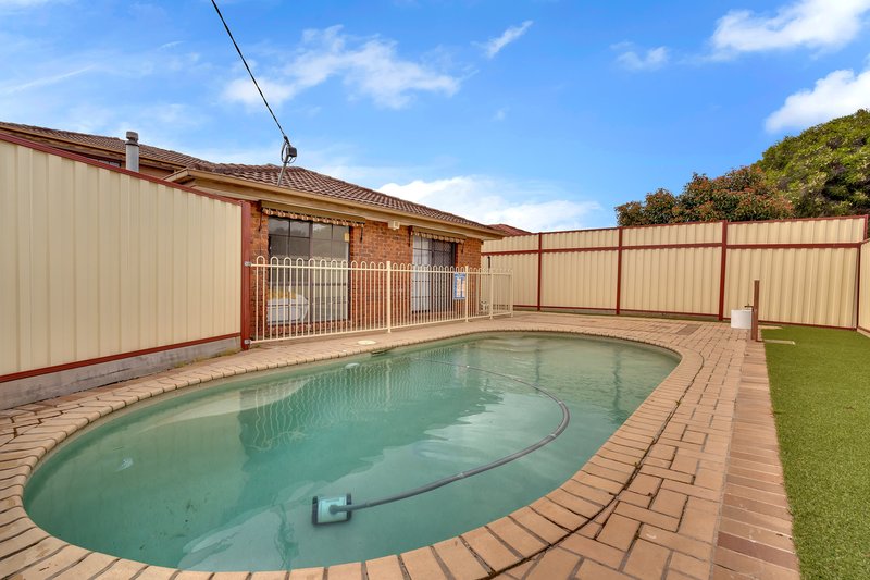 Photo - 34 Rokeby Crescent, Craigieburn VIC 3064 - Image 19