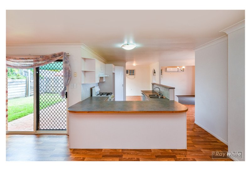 Photo - 34 Rosewood Drive, Norman Gardens QLD 4701 - Image 4