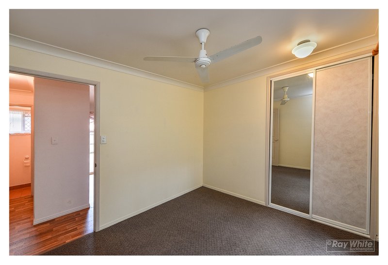 Photo - 34 Rosewood Drive, Norman Gardens QLD 4701 - Image 13