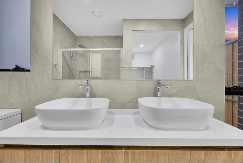 Photo - 34 Rubrum Road, Sunbury VIC 3429 - Image 11