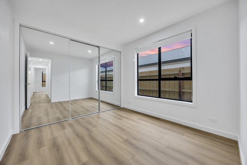 Photo - 34 Rubrum Road, Sunbury VIC 3429 - Image 13