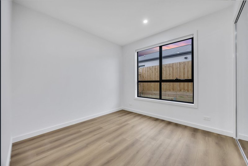 Photo - 34 Rubrum Road, Sunbury VIC 3429 - Image 16