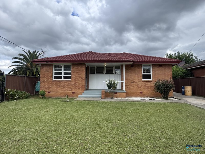 34 Sandakan Crescent, Lethbridge Park NSW 2770