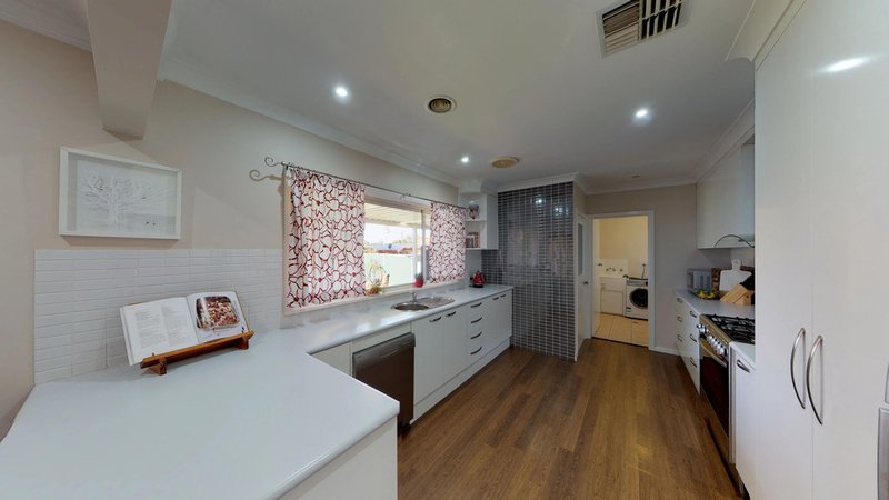 Photo - 34 Sapphire Street, Dubbo NSW 2830 - Image 2