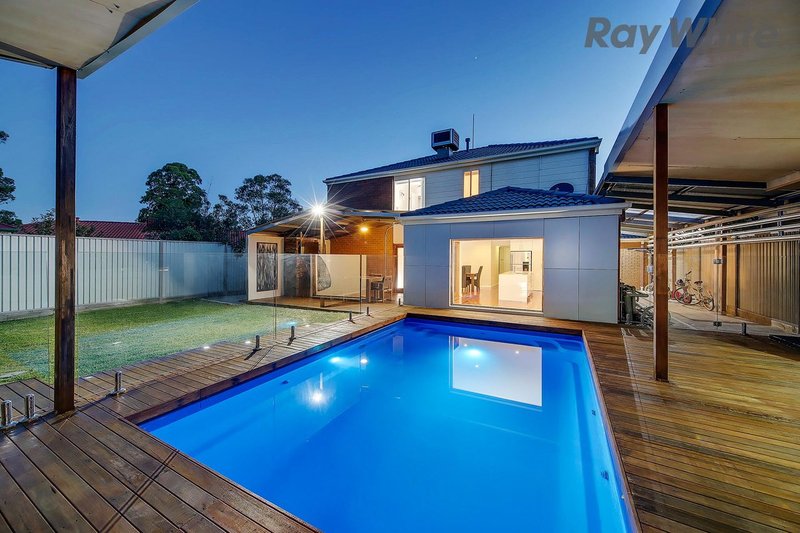 Photo - 34 Saronvale Crescent, Hillside VIC 3037 - Image 14