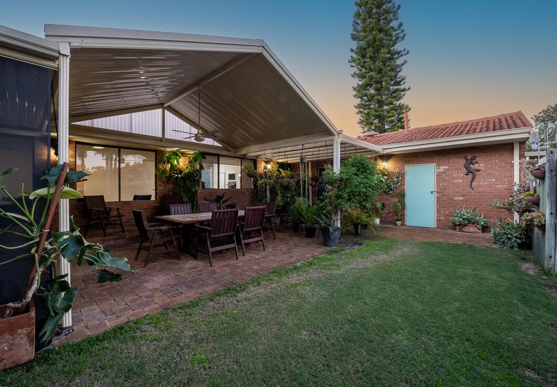 Photo - 34 Scenic Drive, Maida Vale WA 6057 - Image 2