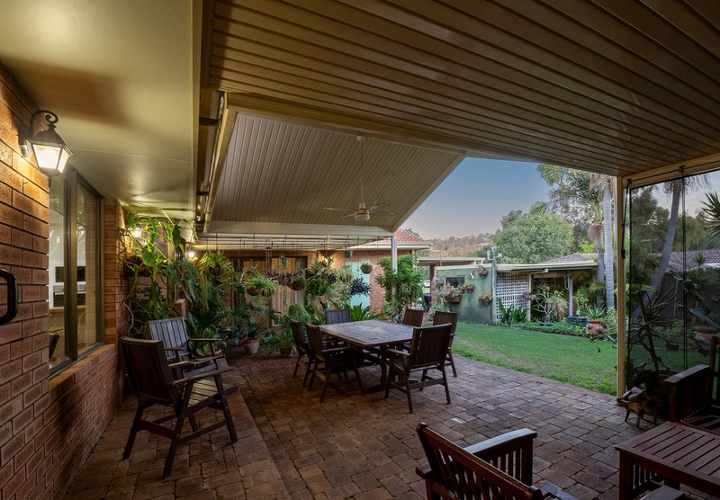 Photo - 34 Scenic Drive, Maida Vale WA 6057 - Image 4