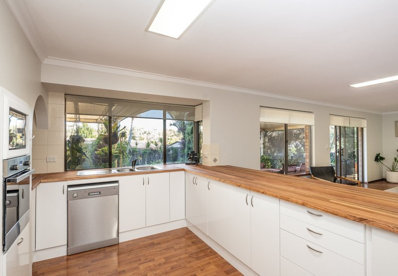 Photo - 34 Scenic Drive, Maida Vale WA 6057 - Image 10