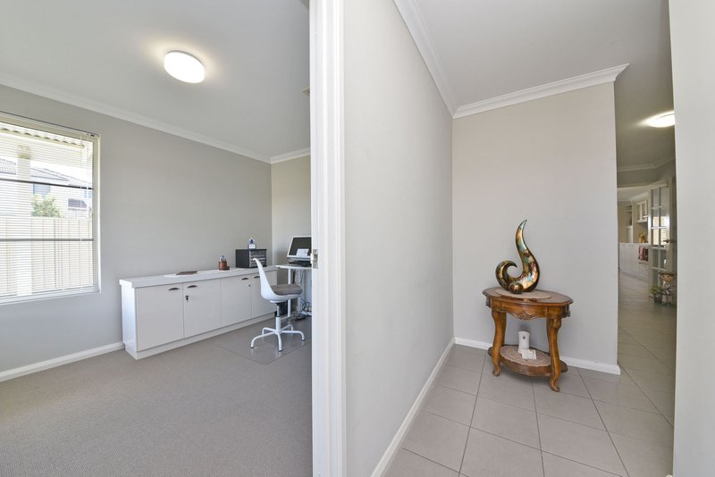 Photo - 34 Seaspray Crescent, Jindalee WA 6036 - Image 3