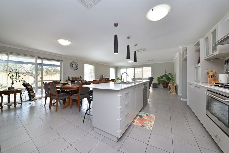 Photo - 34 Seaspray Crescent, Jindalee WA 6036 - Image 9