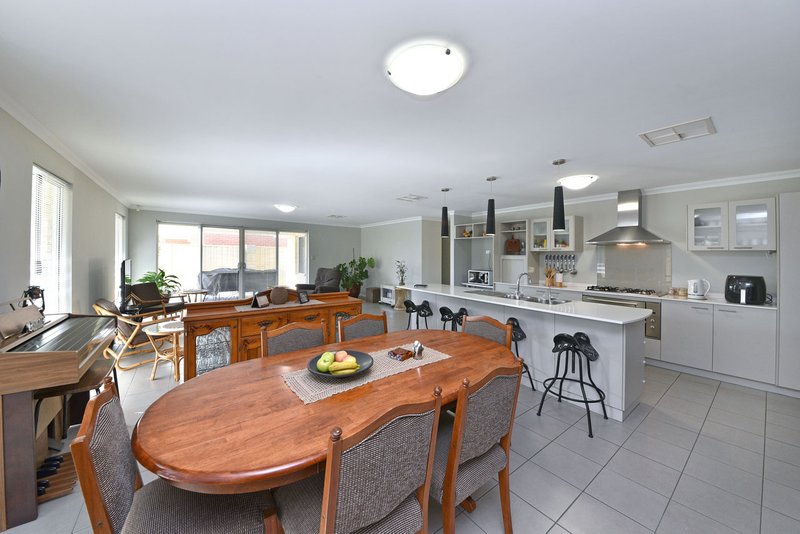 Photo - 34 Seaspray Crescent, Jindalee WA 6036 - Image 11