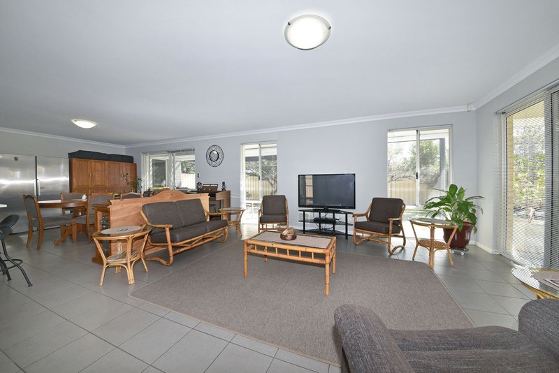 Photo - 34 Seaspray Crescent, Jindalee WA 6036 - Image 16