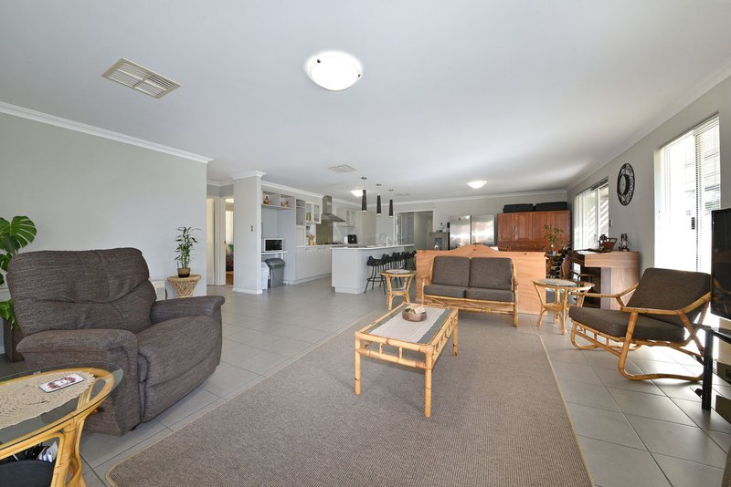 Photo - 34 Seaspray Crescent, Jindalee WA 6036 - Image 17