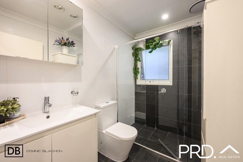 Photo - 34 Seidel Avenue, Picnic Point NSW 2213 - Image 9