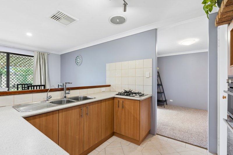 Photo - 34 Shamrock Way, Huntingdale WA 6110 - Image 13