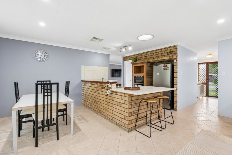 Photo - 34 Shamrock Way, Huntingdale WA 6110 - Image 15