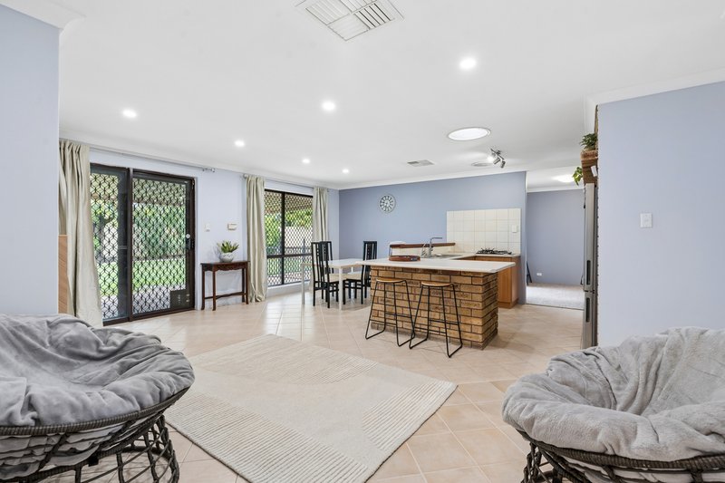 Photo - 34 Shamrock Way, Huntingdale WA 6110 - Image 17