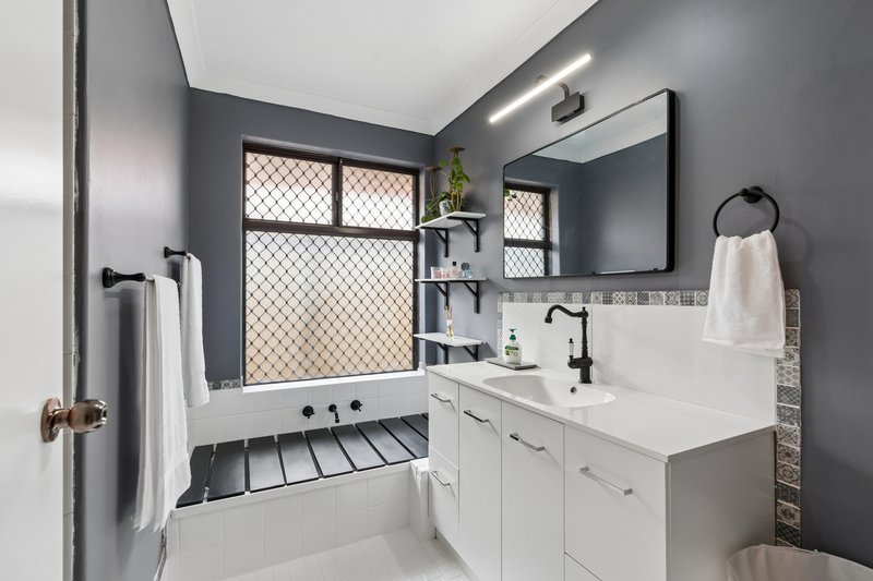 Photo - 34 Shamrock Way, Huntingdale WA 6110 - Image 26
