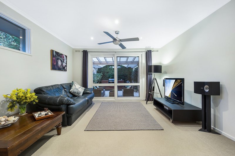 Photo - 34 Shepherd Road, Glen Waverley VIC 3150 - Image 3