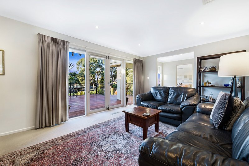 Photo - 34 Shepherd Road, Glen Waverley VIC 3150 - Image 4