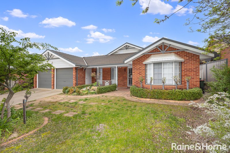 Photo - 34 Simkin Crescent, Kooringal NSW 2650 - Image 1