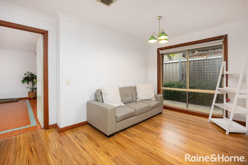 Photo - 34 Simkin Crescent, Kooringal NSW 2650 - Image 3