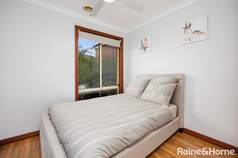 Photo - 34 Simkin Crescent, Kooringal NSW 2650 - Image 9