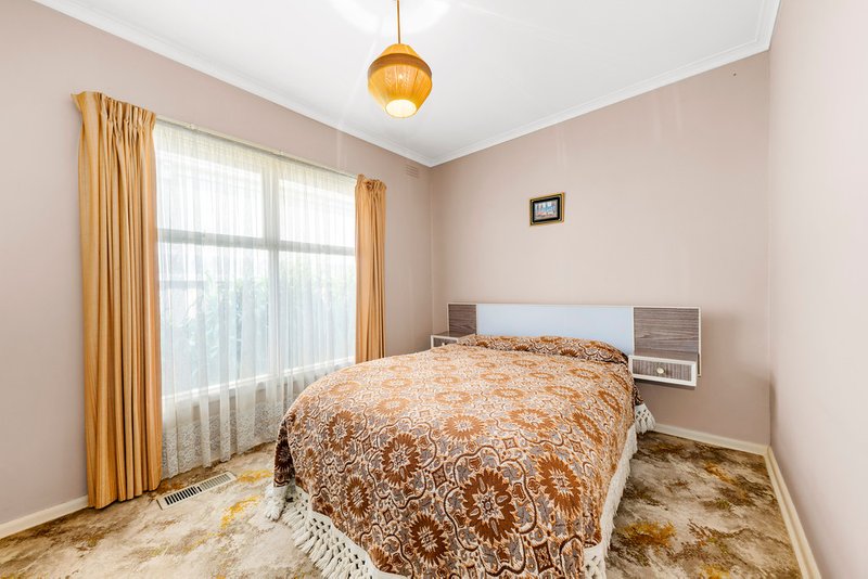 Photo - 34 Simon Street, Blackburn North VIC 3130 - Image 7