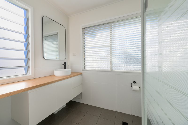 Photo - 34 Smith Street, West Gladstone QLD 4680 - Image 11