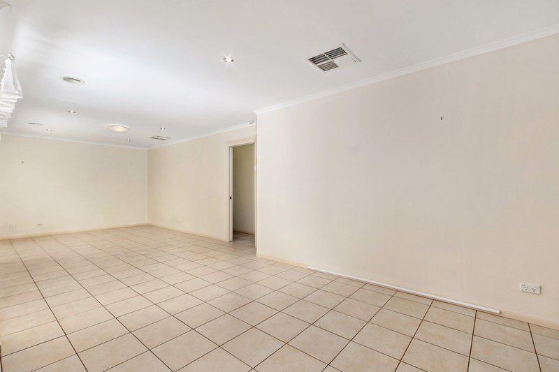 Photo - 3/4 Sophia Street, Amaroo ACT 2914 - Image 6